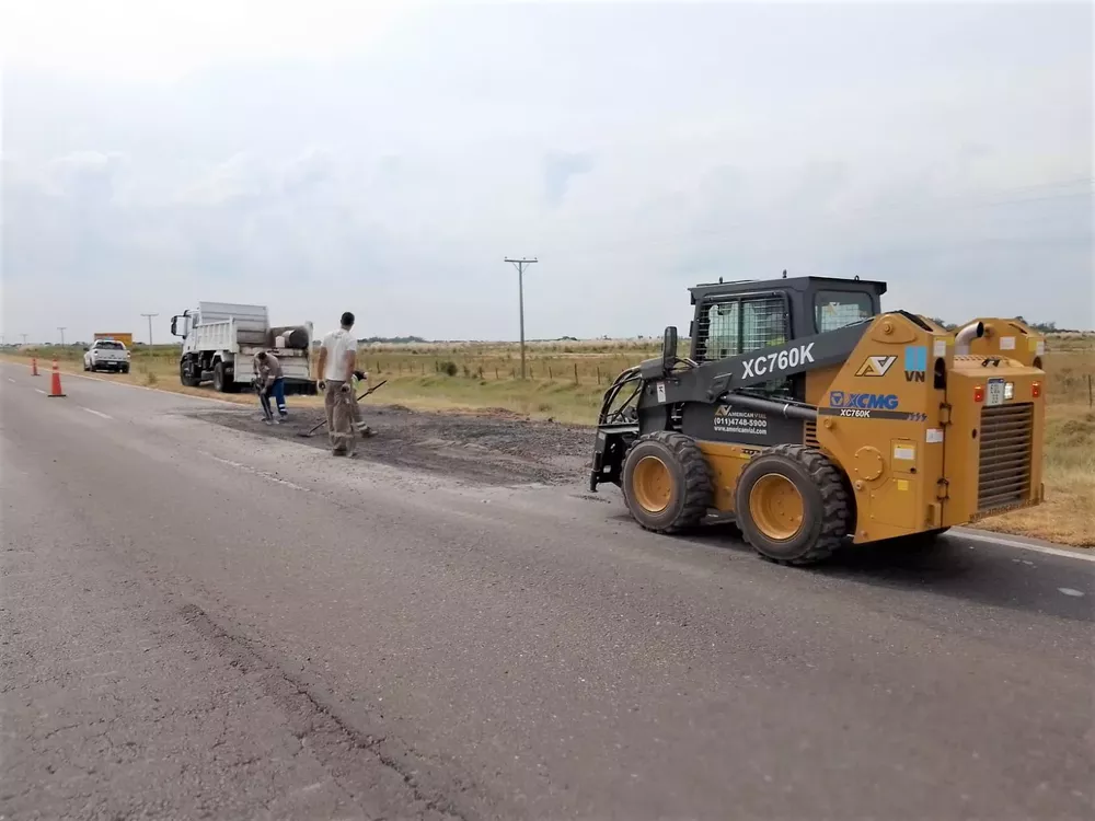 RN 33 - TRABAJOS DE BACHEO Y CONSERVACION KM 611- 15-3-23 (1)
