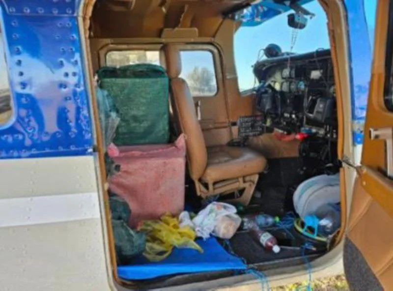 3_gendarmeria_nacional_intercepto_una_avioneta_narco_en_santa_fe_mas_de_321_kilos_de_cocaina_secuestrados_y_dos_detenidos