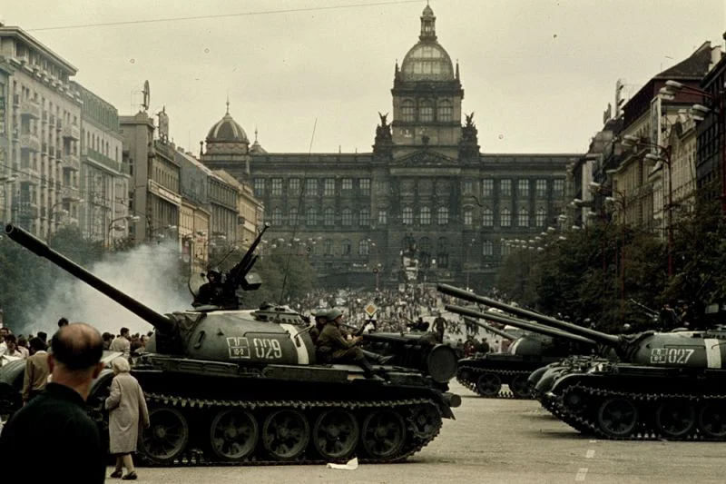 La URSS invade Checoslovaquia