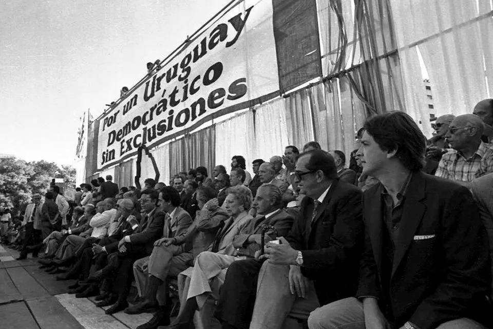 Uruguay-De-la-dictadura-a-la-democracia-960x640