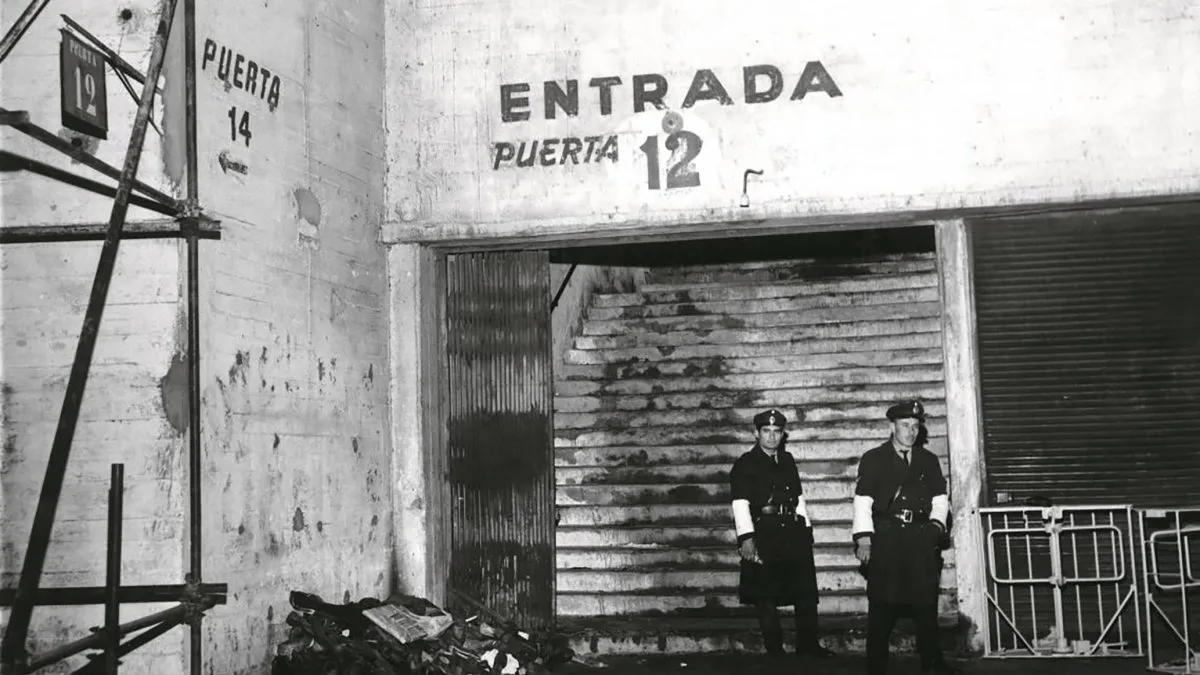 puerta 12