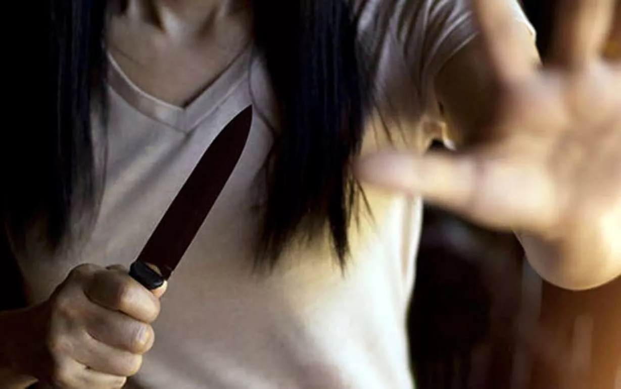mujer-cuchillo