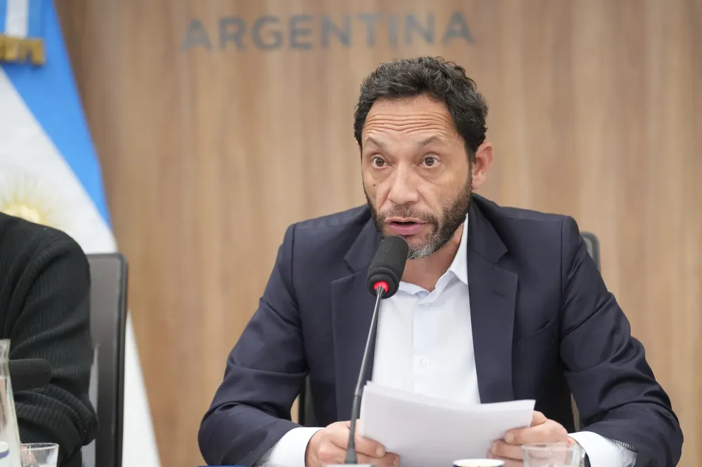 b20250411COMISIONLIBRA